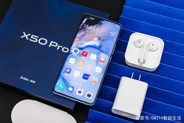 体态苗条大眼睛，二次元美女vivoX50Pro图赏