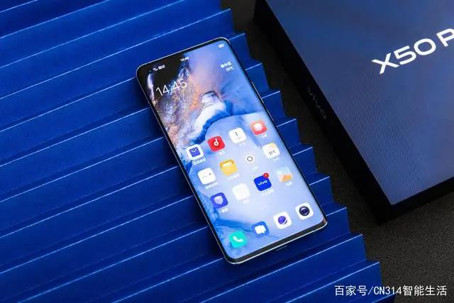 体态苗条大眼睛，二次元美女vivoX50Pro图赏