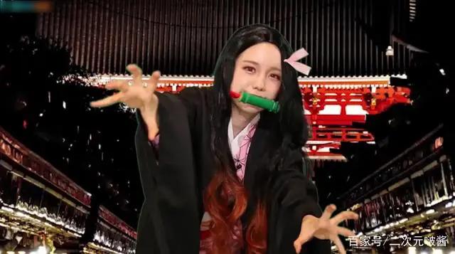 29岁美女主播cos祢豆子，眼妆成最大亮点，女扮男装打破次元壁