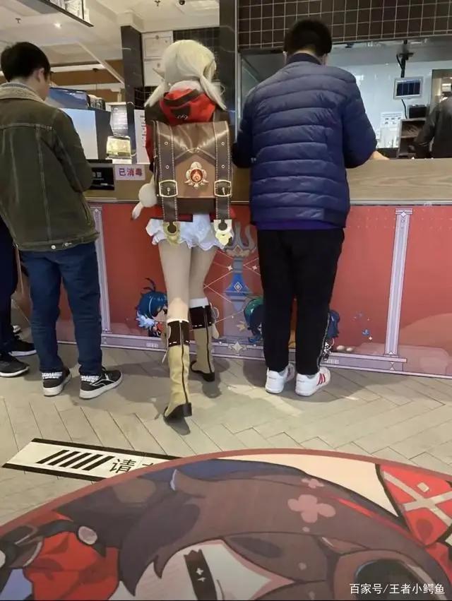 原神官博赞评转发二次元白丝少女，LSP玩家：求你多发，我们爱看