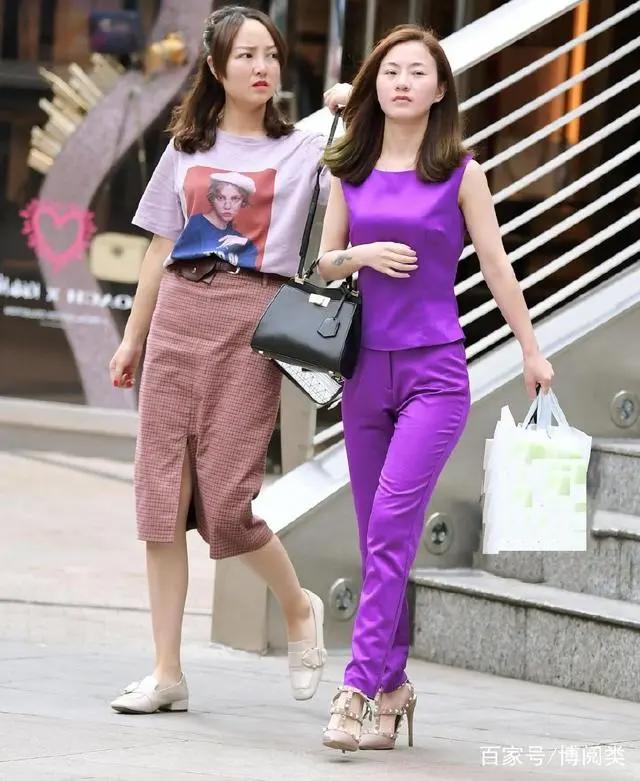 街拍：图4美女我想起二次元小姐姐灼眼的夏娜，帅气到不行！