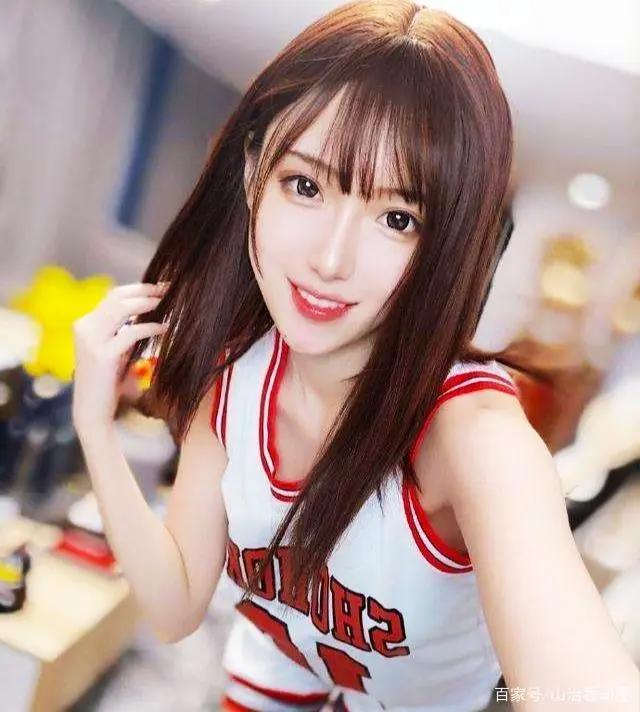 突破次元壁的cos：冯提莫的女帝被嘲笑，腐团儿神还原晴子，美爆