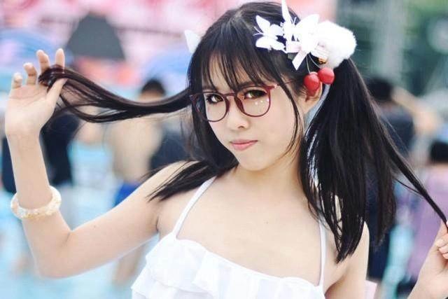 宅男福音：COSPLAY比基尼小姐姐夏日清凉大放送