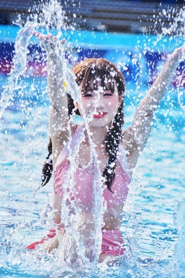 宅男福音：COSPLAY比基尼小姐姐夏日清凉大放送