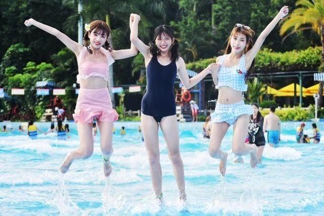 宅男福音：COSPLAY比基尼小姐姐夏日清凉大放送