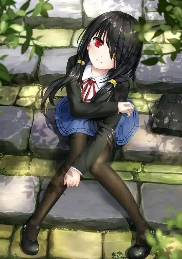 二次元美少女们的坐姿，吾王霸气，狂三魅惑，纱雾最可爱！