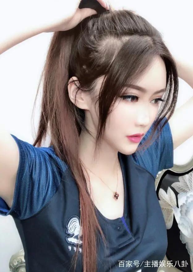 抖音二次元COS女神不知水舞sy因高配版火舞走红完美身材圈粉无数