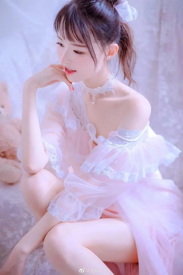 「优妹子」第2期一位酷爱二次元“不务正业”的空姐coser