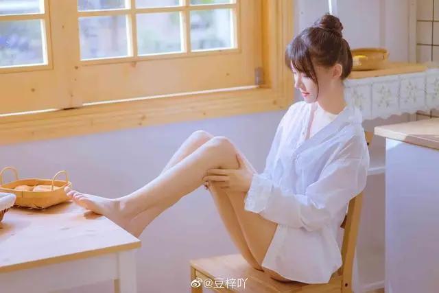 「优妹子」第2期一位酷爱二次元“不务正业”的空姐coser