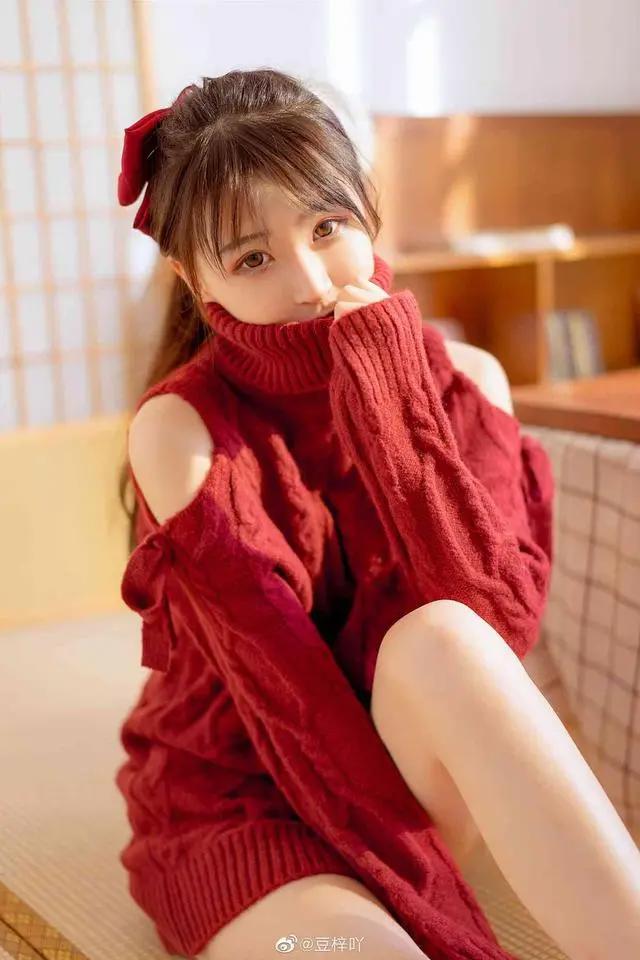 「优妹子」第2期一位酷爱二次元“不务正业”的空姐coser