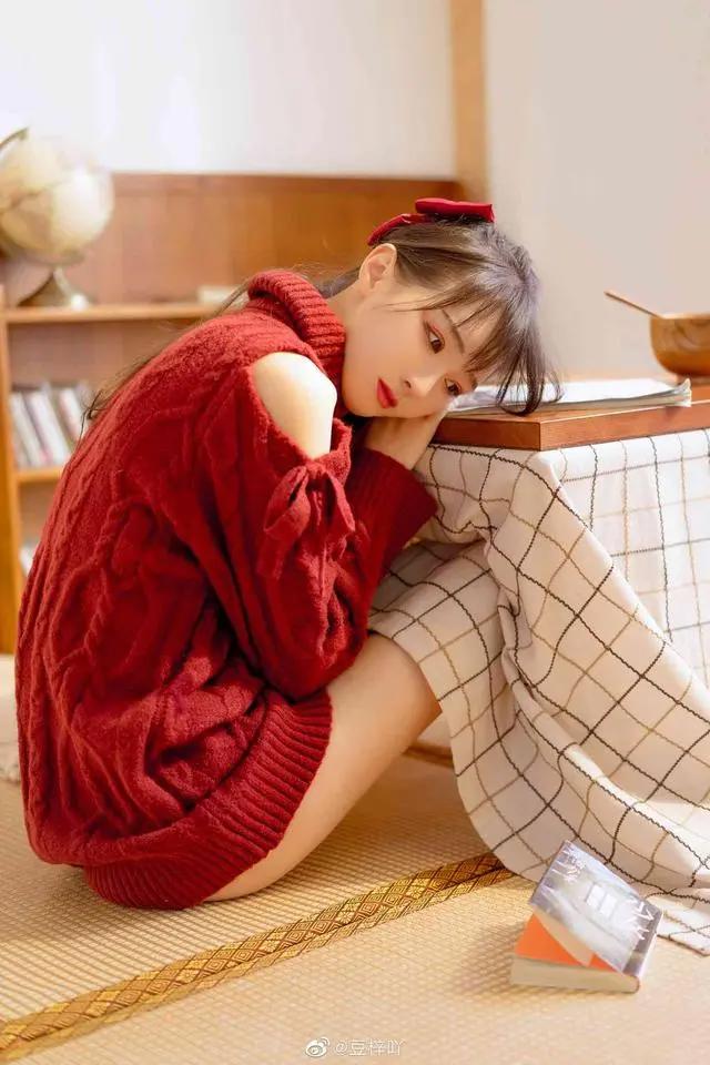 「优妹子」第2期一位酷爱二次元“不务正业”的空姐coser