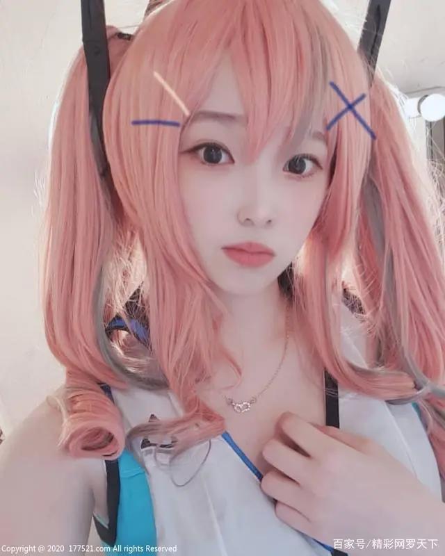 韩国人气网美的Bambi，Cos还原二次元美女绝美身材