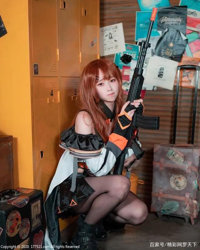 韩国人气网美的Bambi，Cos还原二次元美女绝美身材