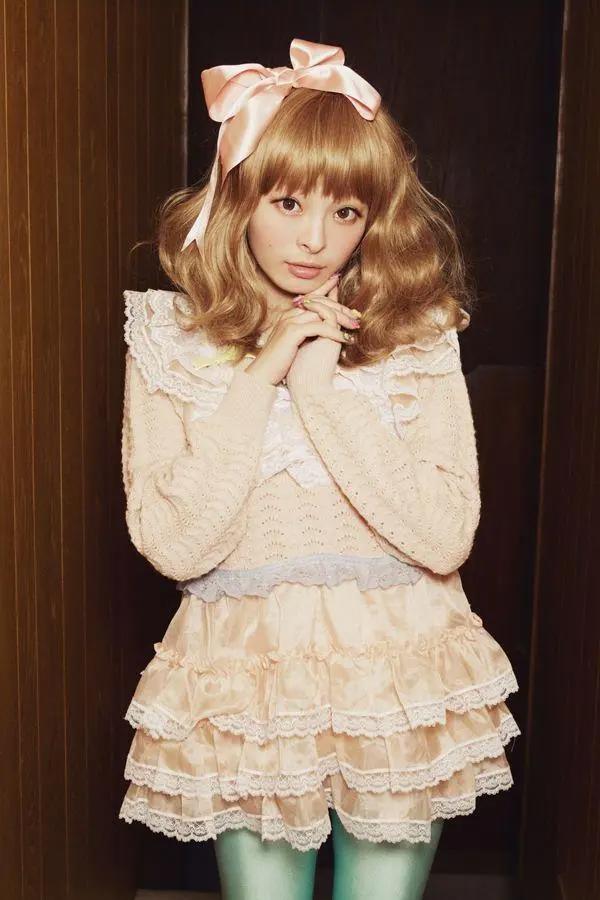 日本二次元美女偶像丑闻曝光，疑似有恋童癖，聊天记录曝光引争议