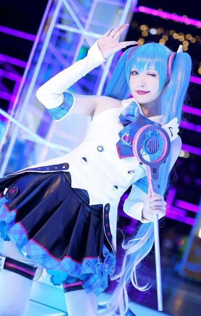 COS:二次元中美女走出屏幕，你会忍心拒绝这么美丽的小魔仙吗？