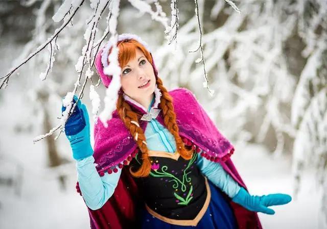 老外COS二次元美女，身材爆表，还原度百分百