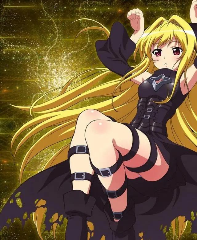 为什么二次元的美少女要搭配平坦的身材才有主角相？