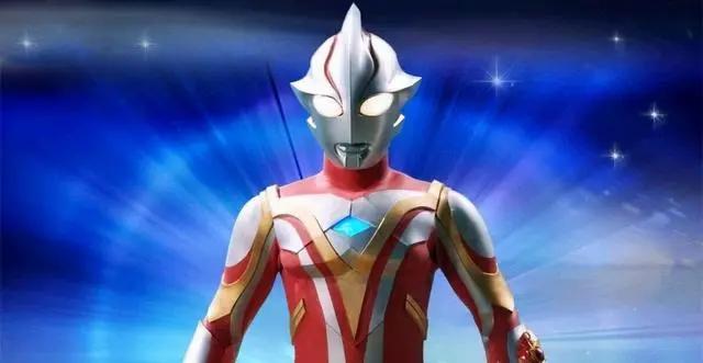 为什么二次元的美少女要搭配平坦的身材才有主角相?