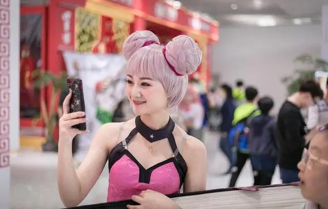 二次元的小美女