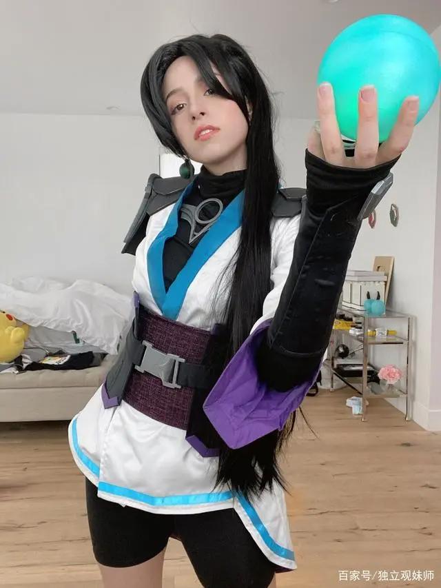 环球美女：二次元妹子，伊曼·安尼斯