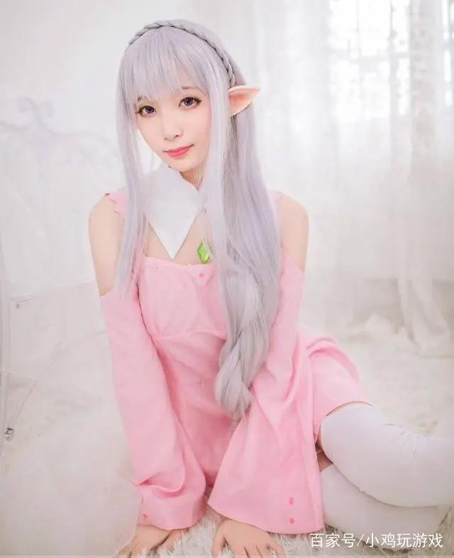 二次元美女COSPLAY艾米莉娅