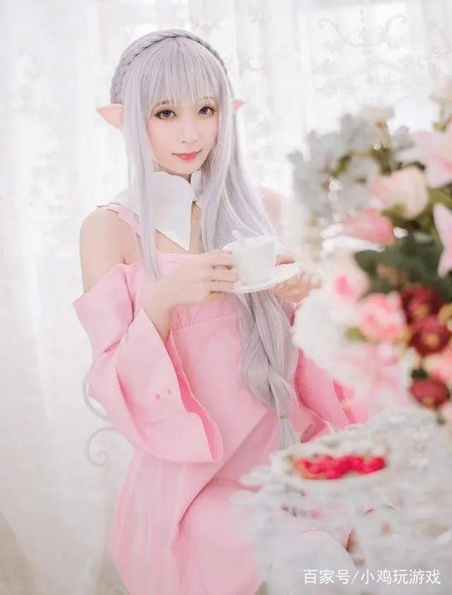二次元美女COSPLAY艾米莉娅