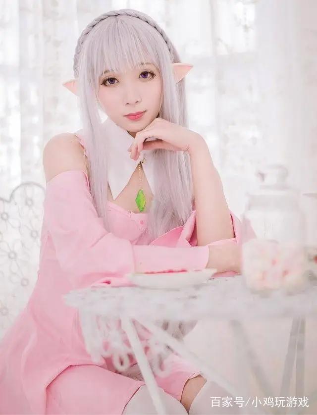 二次元美女COSPLAY艾米莉娅