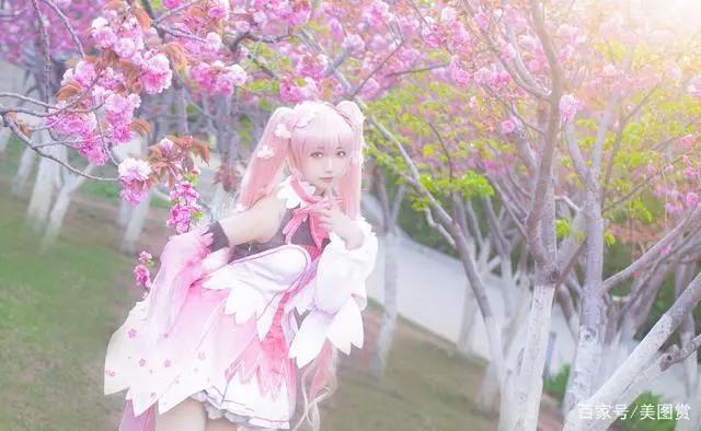 二次元美女，初音未来，粉色制服小萝莉写真