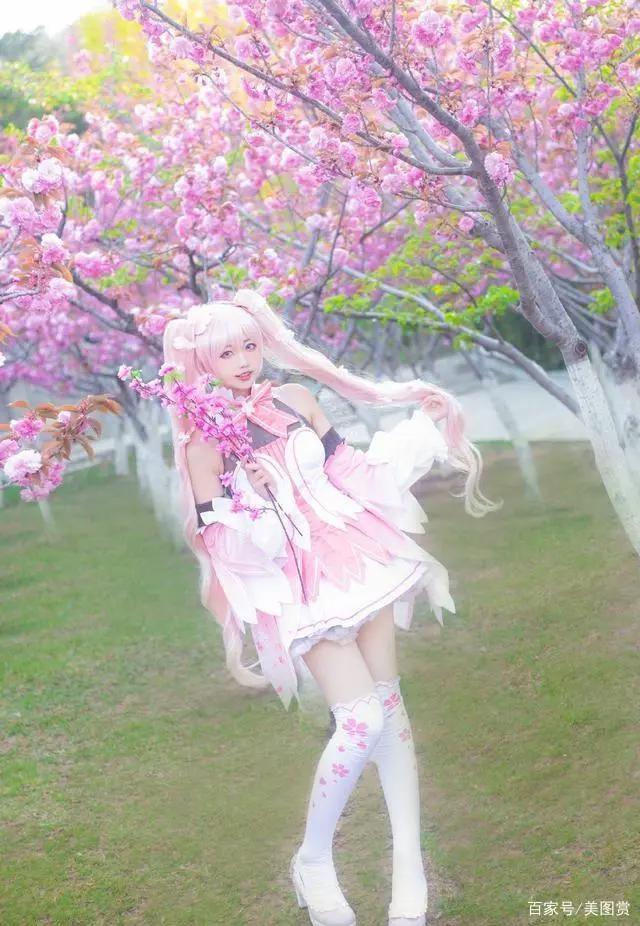 二次元美女，初音未来，粉色制服小萝莉写真