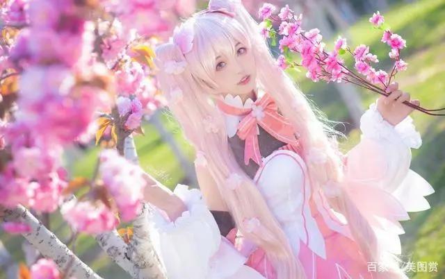 二次元美女，初音未来，粉色制服小萝莉写真