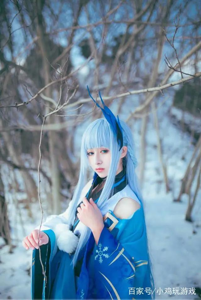 二次元白发蓝衣美女cosplay阴阳师雪女