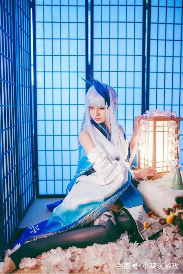 二次元白发蓝衣美女cosplay阴阳师雪女