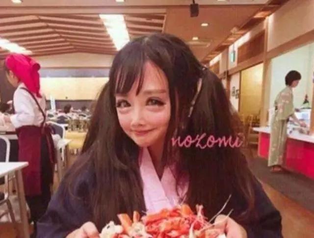 日本少女疯狂整容，变成现实版的“二次元美女”，网友：青蛙脸！