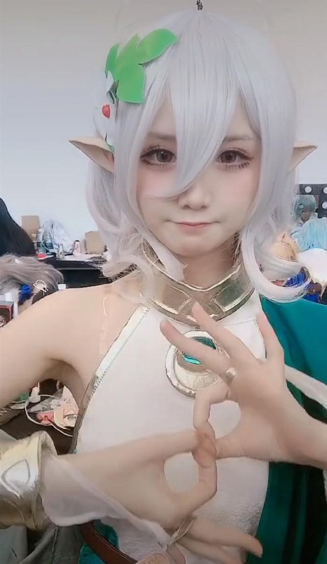 美女cos可可萝，被二次元宅男称为“男妈妈”，人家是真妹子！