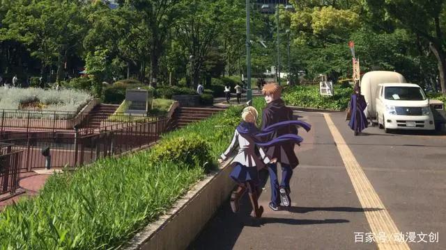 当萌新踏入二次元后，他会学到什么？他会知道“本子不再是本子”