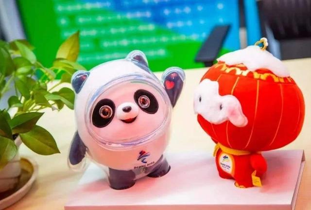 冰墩墩多种形象来袭！原型呆萌可爱，拟人帅气多变，不愧是吉祥物