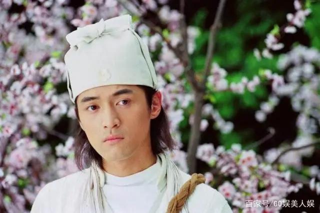 终于开始直视自己的美貌？胡歌漫画新头像引起跟风热潮