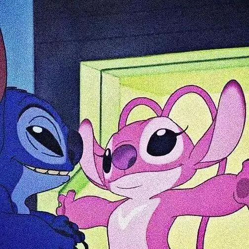 超治愈的蓝色背景情侣头像