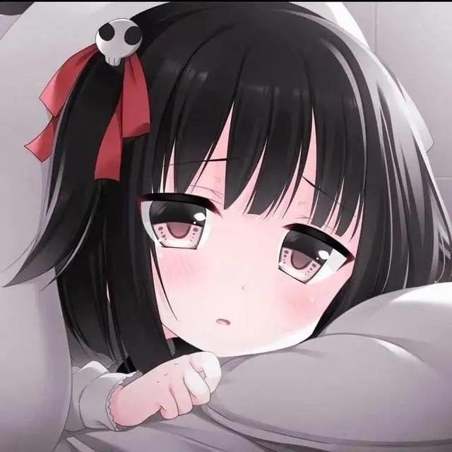 动漫女头像｜降温了好冷好想穿男朋友的衣服