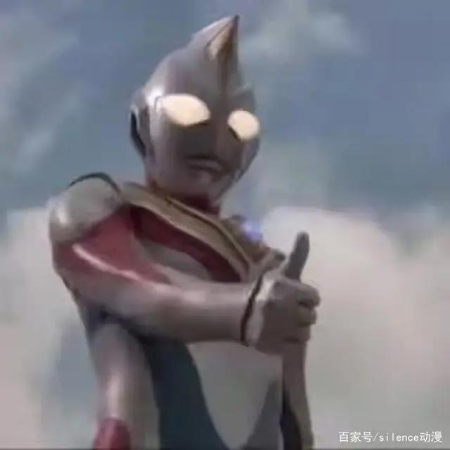 直男专用的动漫情头,胖虎和静香在一起,奥特曼和小怪兽最有爱