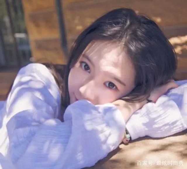 Ins·暖色·女头：“我揽不住要走的风抱不住整片天空”