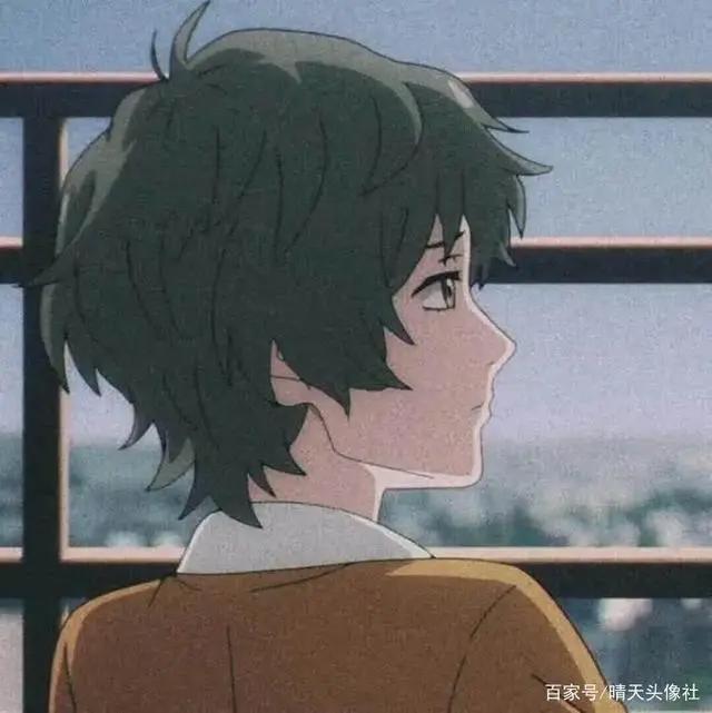 动漫男生头像，一个人走路，是和地球的单独约会