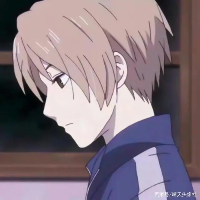 动漫男生头像，一个人走路，是和地球的单独约会