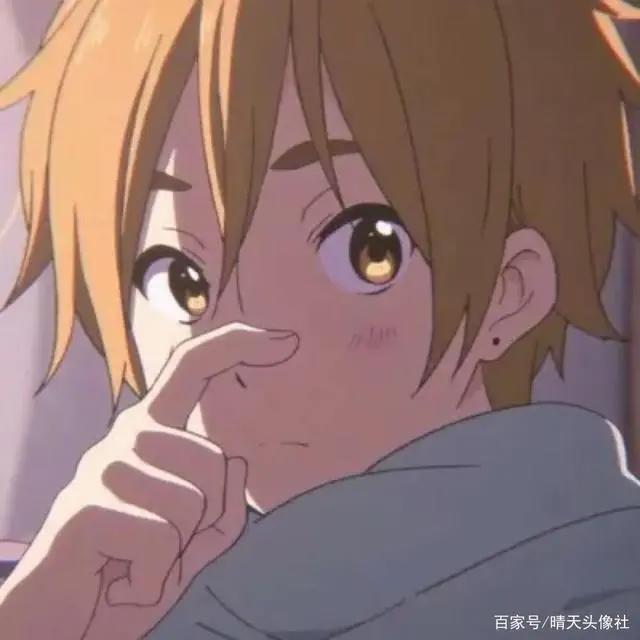 动漫男生头像，一个人走路，是和地球的单独约会