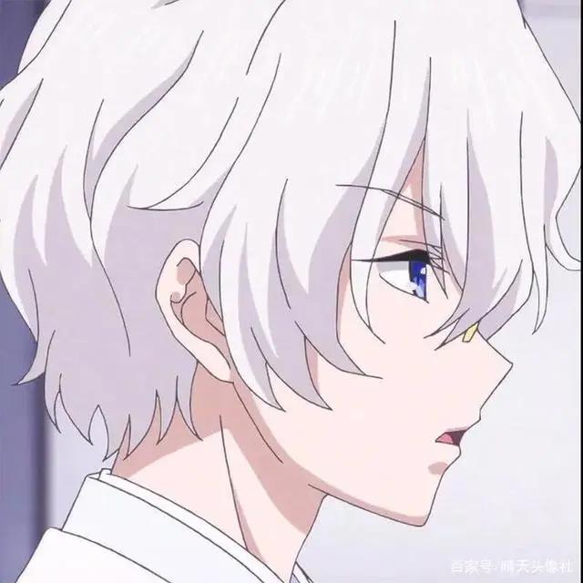 动漫男生头像，一个人走路，是和地球的单独约会