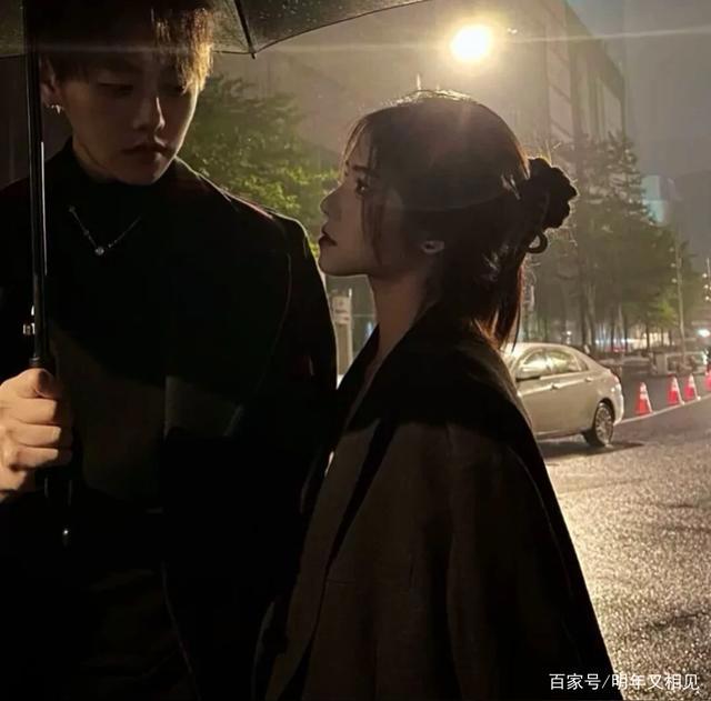 “原来他用的是情头”