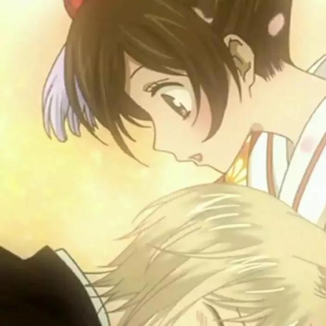 图集：元气少女奈奈生和巴卫的情侣头像！