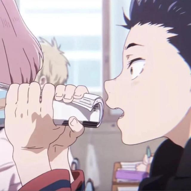 超个性动漫情头：他风尘仆仆走向我，胜过所有遥远的温柔