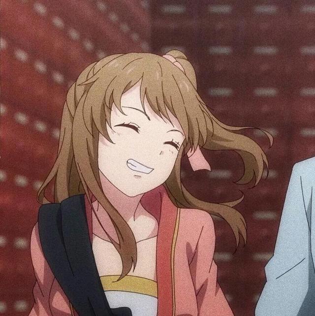 超个性动漫情头：他风尘仆仆走向我，胜过所有遥远的温柔