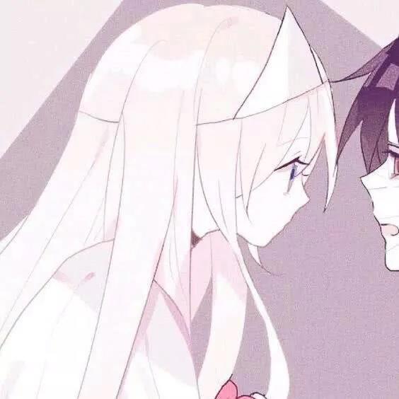 超个性动漫情头：他风尘仆仆走向我，胜过所有遥远的温柔